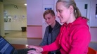 Anssi Moilanen opasti Heidi Pasin Work Pilots -järjestelmän saloihin.